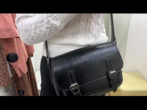 ❤️ Masturbasi publik dari jalang muda FeralBerry dengan dildo di kamar pas ❌ Sialan di id.makesexnotwar.ru