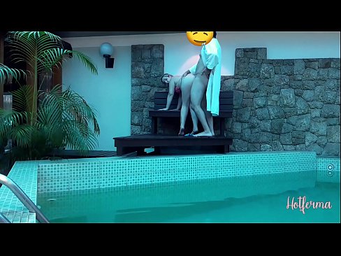 ❤️ Bos mengundang pelayan ke kolam renang, tetapi tidak bisa menahan panas ❌ Sialan di id.makesexnotwar.ru